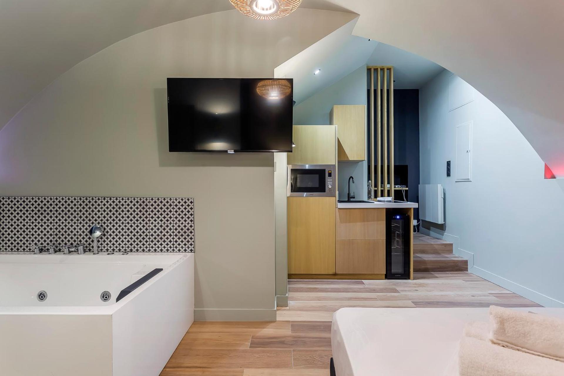 Suite Romantique Balneo Centre ليون المظهر الخارجي الصورة