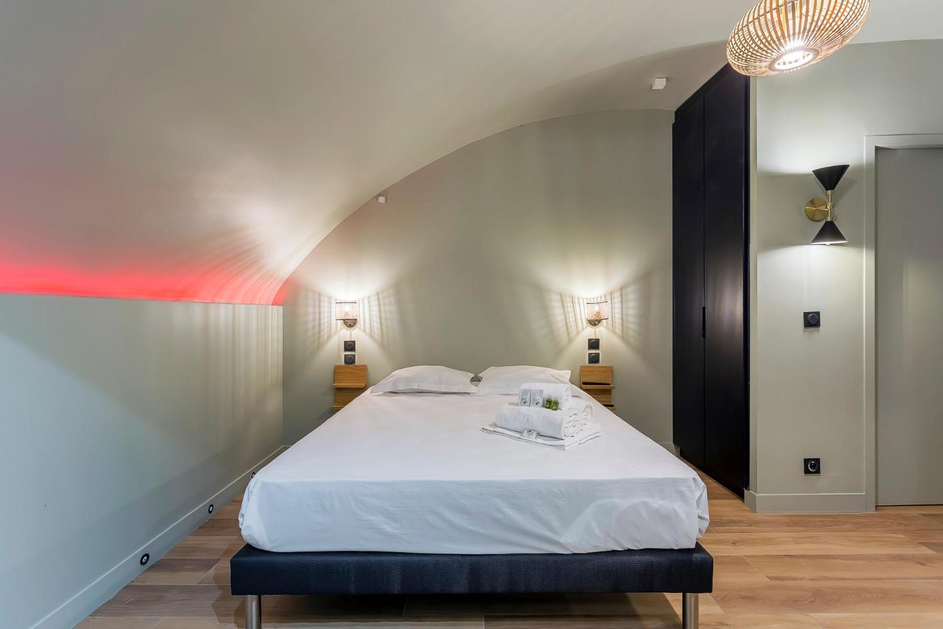 Suite Romantique Balneo Centre ليون المظهر الخارجي الصورة